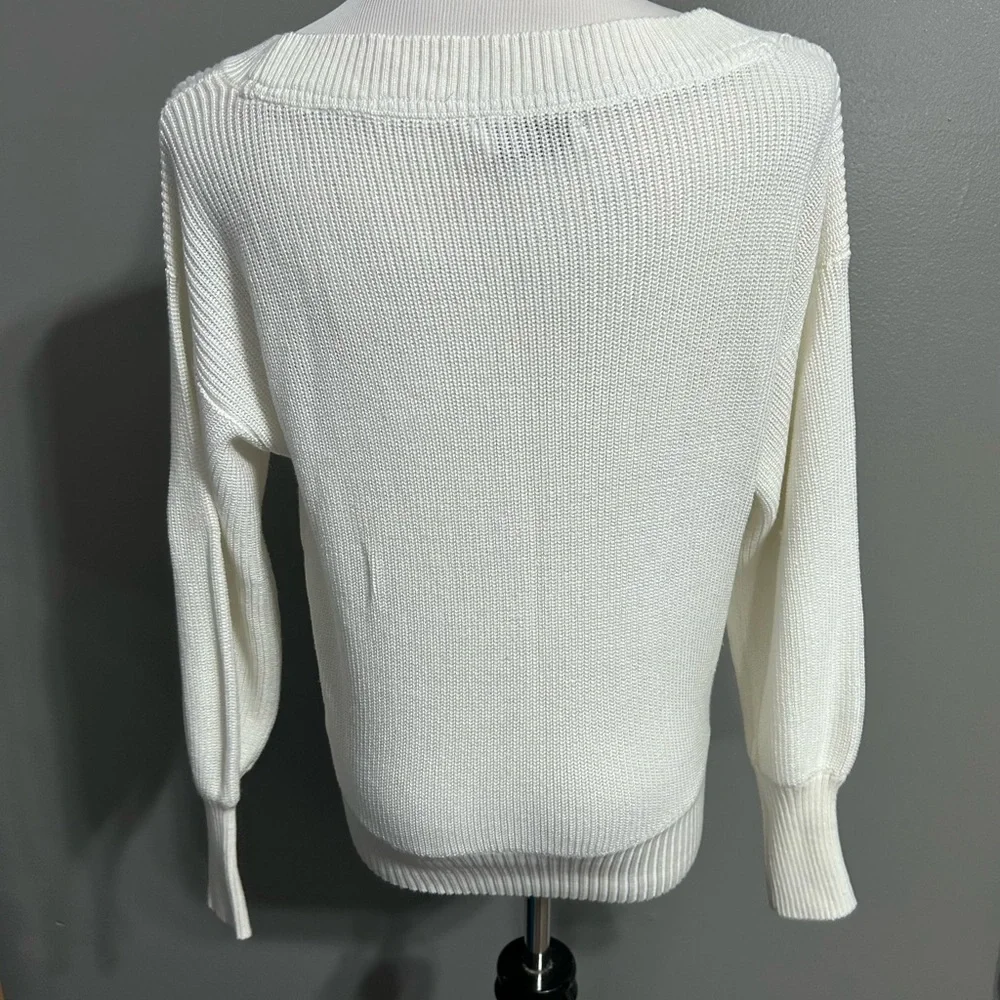 New York and Co women’s‎ size XL cable knit sweater with front peep hole